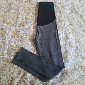 Lou & Grey Maternity Leggings in Black/White Check